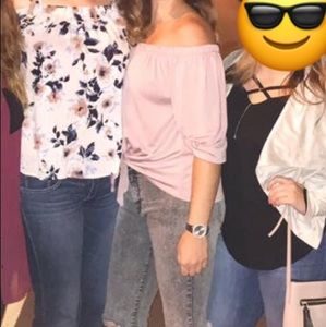 Off the shoulder - Tie up in middle